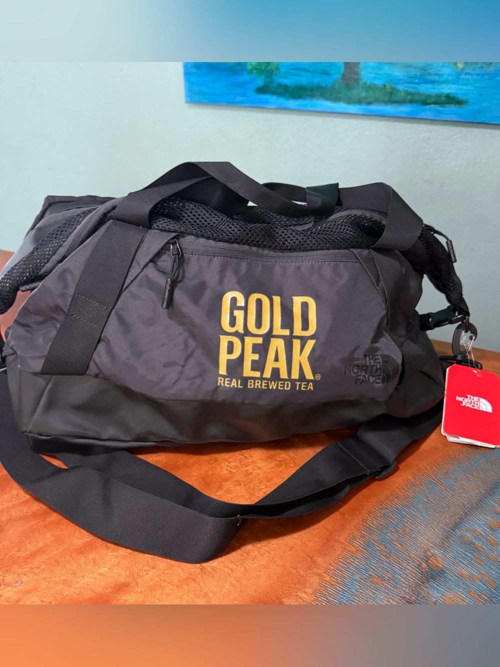 NWT The North Face Black Apex Gym Duffel Bag With Gold Peak Tea Branded Logo